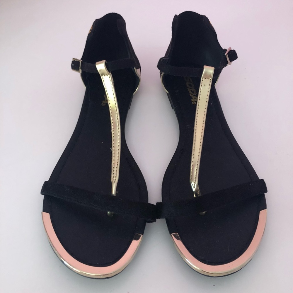Stylish gold and sparkle open toe sandals!